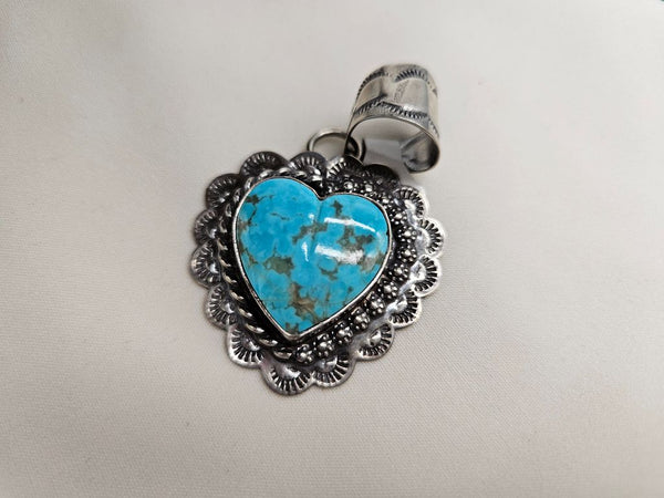 Scalloped Heart Pendant